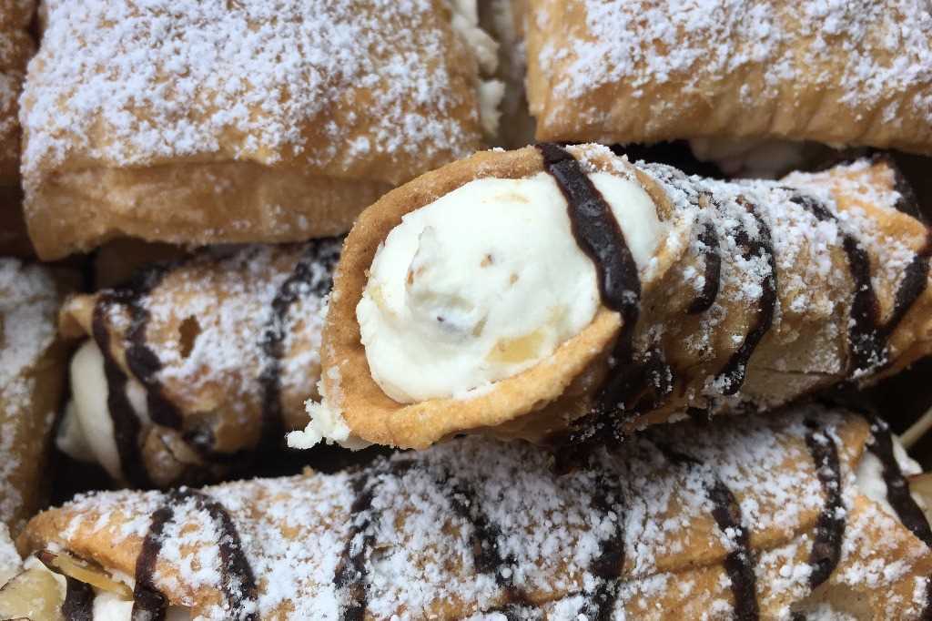 Recipes of typical Sicilian sweets